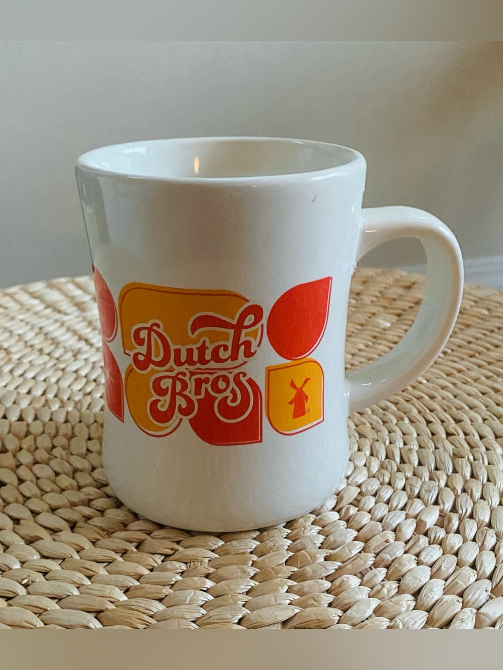 Limited Edition Dutch Bros Coffee 70s Retro Diner Mug Happy Holidays Orange